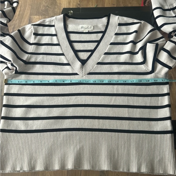 Marled XL V-Neck Sweater with Cream and Black Stripes - Picture 6 of 13